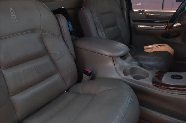 1998 Lincoln Navigator Standard
