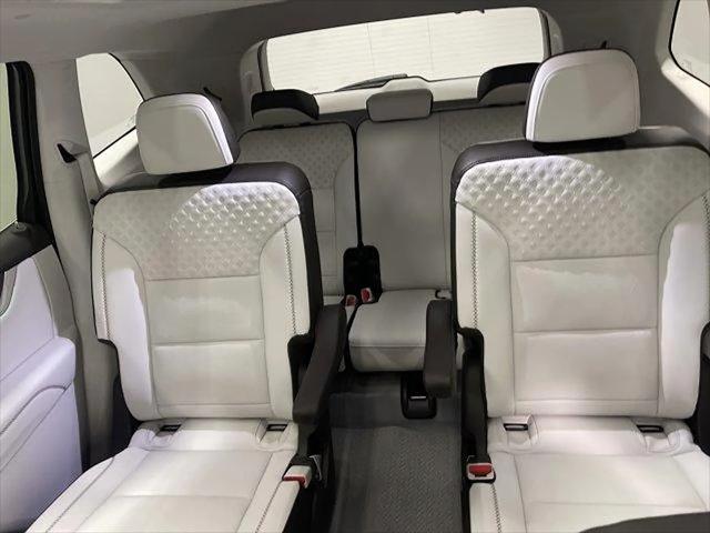 2026 GMC Acadia Denali FWD