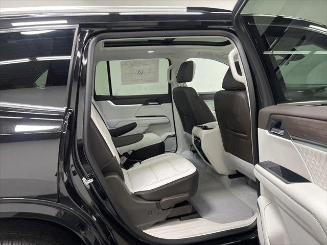 2026 GMC Acadia Denali FWD