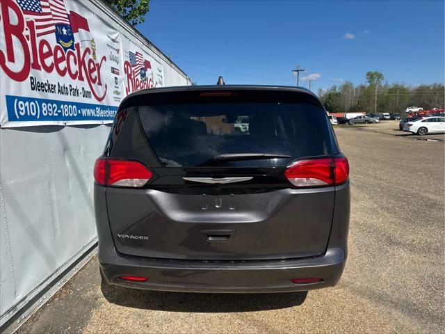 2023 Chrysler Voyager LX