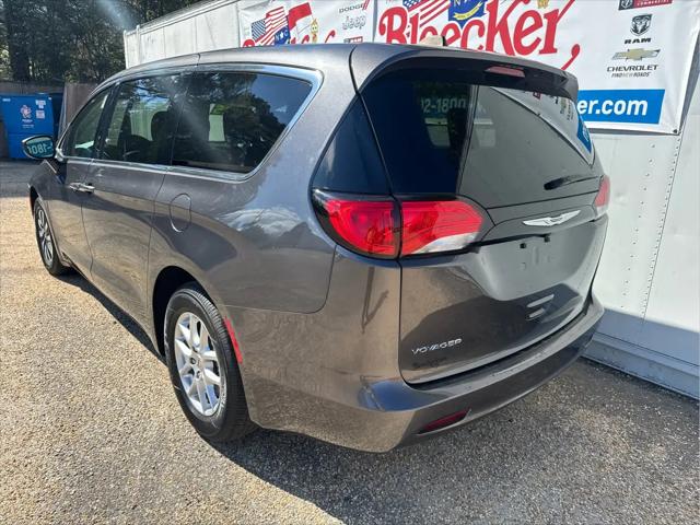 2023 Chrysler Voyager LX