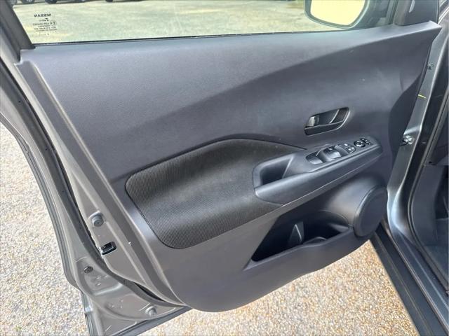 2024 Nissan Kicks S Xtronic CVT