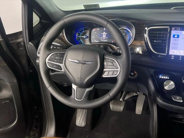 2023 Chrysler Pacifica Hybrid Pinnacle