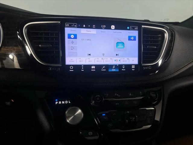 2023 Chrysler Pacifica Hybrid Pinnacle