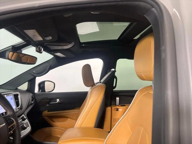 2023 Chrysler Pacifica Hybrid Pinnacle