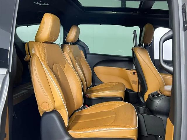 2023 Chrysler Pacifica Hybrid Pinnacle