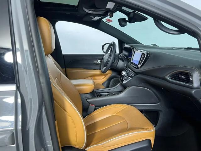 2023 Chrysler Pacifica Hybrid Pinnacle