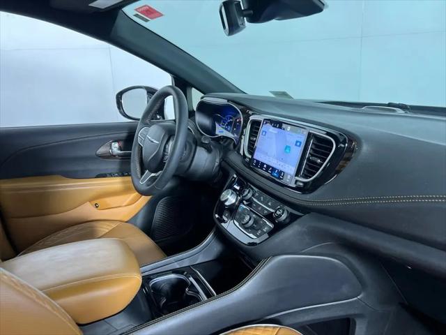 2023 Chrysler Pacifica Hybrid Pinnacle