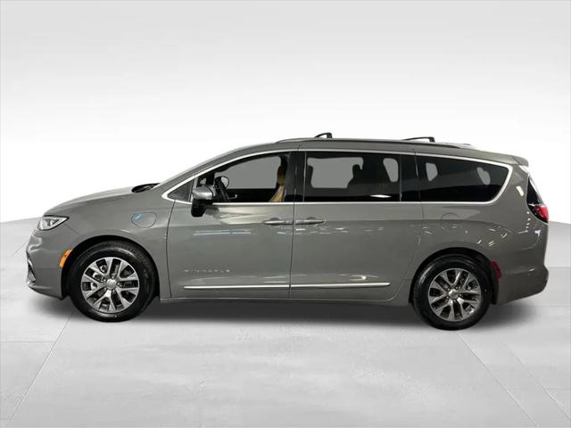 2023 Chrysler Pacifica Hybrid Pinnacle