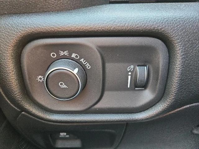 2026 Ram 1500 Tradesman Crew Cab 4x4 57 Box
