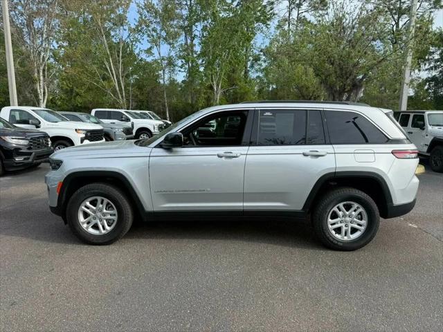 2025 Jeep Grand Cherokee Laredo 4x2