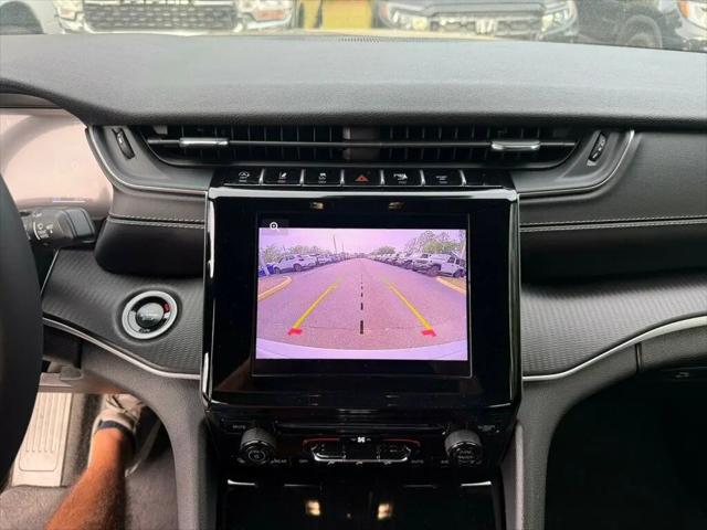 2025 Jeep Grand Cherokee Laredo 4x2