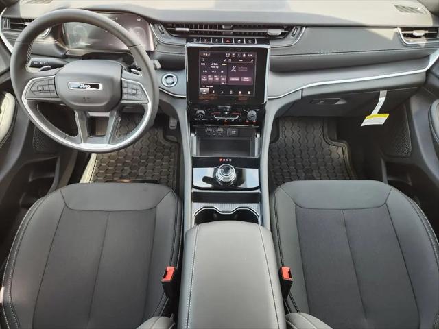 2026 Jeep Grand Cherokee L Altitude 4x2