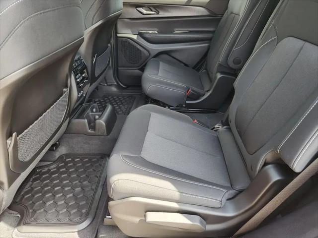 2026 Jeep Grand Cherokee L Altitude 4x2