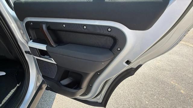 2023 Land Rover Defender 110 X-Dynamic SE