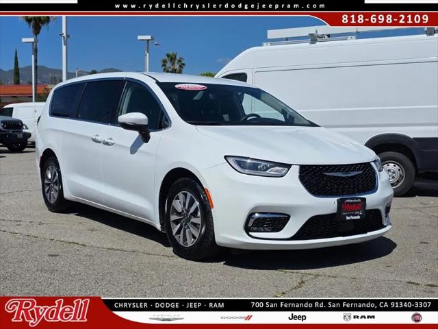 2023 Chrysler Pacifica Hybrid Touring L for sale in San Fernando, CA