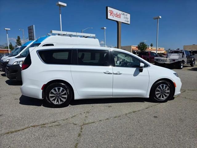 2023 Chrysler Pacifica Hybrid Touring L