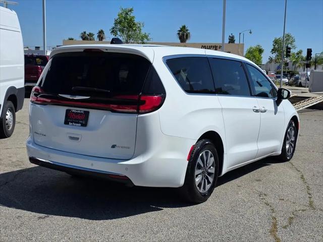 2023 Chrysler Pacifica Hybrid Touring L
