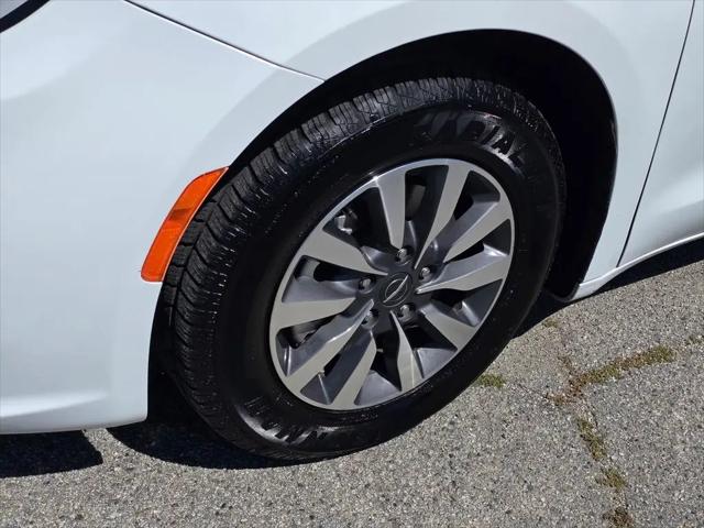 2023 Chrysler Pacifica Hybrid Touring L