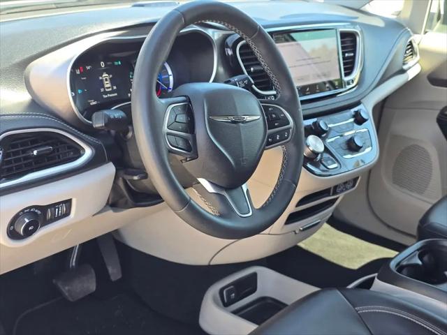 2023 Chrysler Pacifica Hybrid Touring L