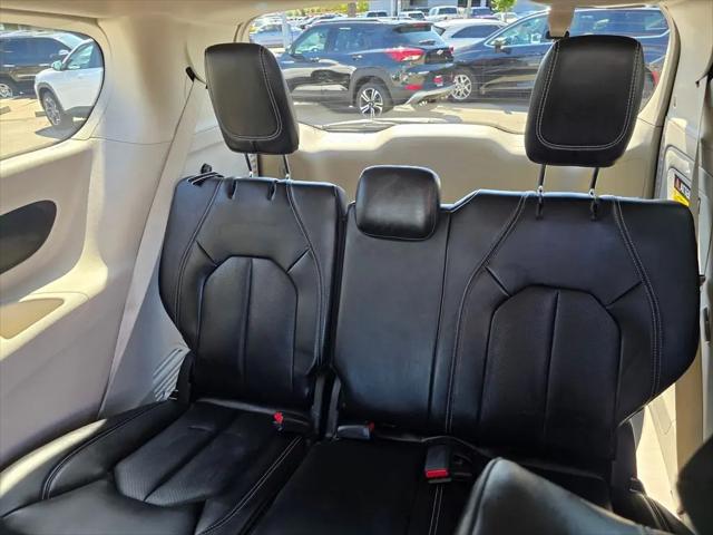 2023 Chrysler Pacifica Hybrid Touring L
