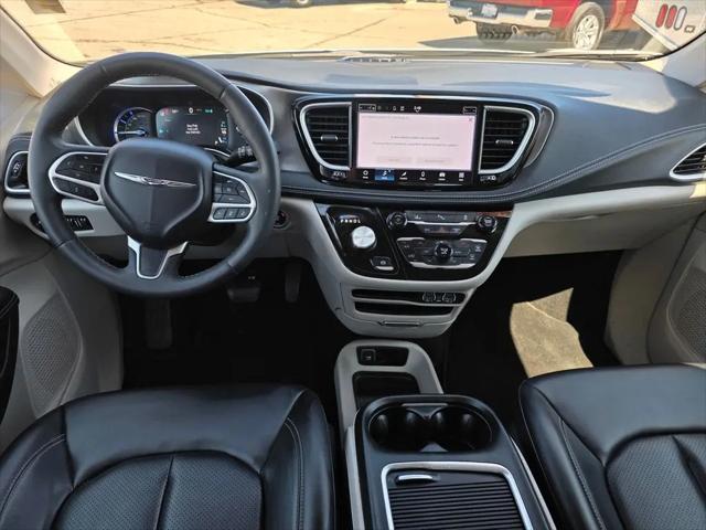 2023 Chrysler Pacifica Hybrid Touring L