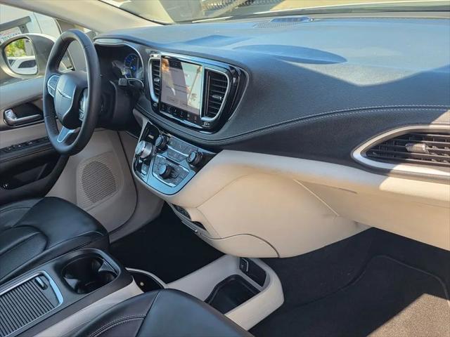 2023 Chrysler Pacifica Hybrid Touring L