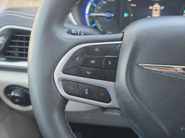 2023 Chrysler Pacifica Hybrid Touring L
