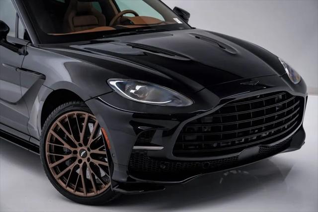 2025 Aston Martin DBX 707