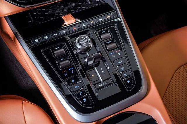 2025 Aston Martin DBX 707
