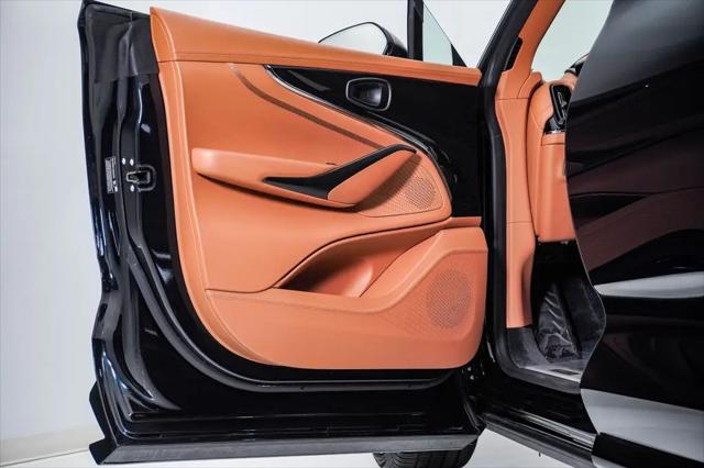 2025 Aston Martin DBX 707