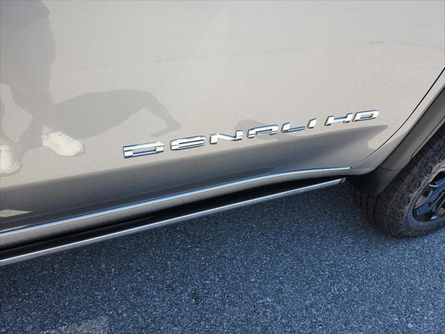 2026 GMC Sierra 2500HD Crew Cab, Standard Bed, Denali Ultimate, 4WD