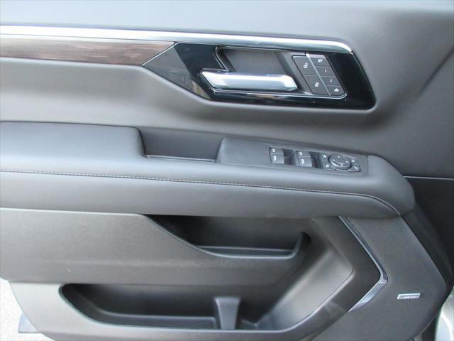 2026 Chevrolet Suburban LT, 4WD