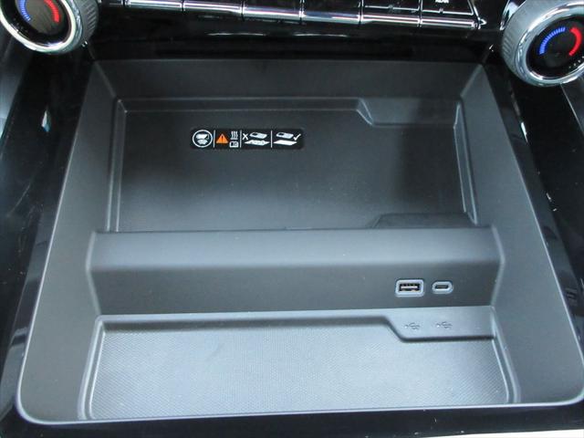 2026 Chevrolet Suburban LT, 4WD