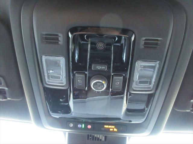 2026 Chevrolet Suburban LT, 4WD