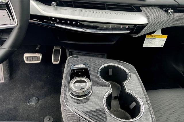 2025 Cadillac iQ Luxury 2 AWD