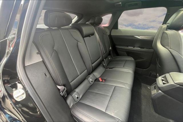 2025 Cadillac iQ Luxury 2 AWD