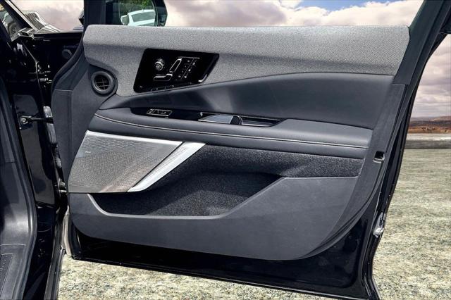 2025 Cadillac iQ Luxury 2 AWD