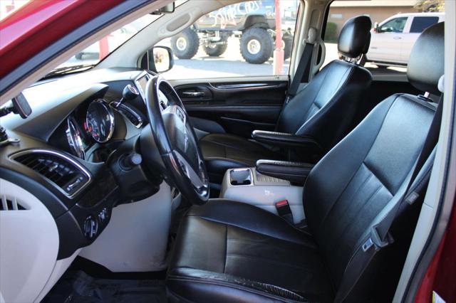 2014 Chrysler Town & Country Touring