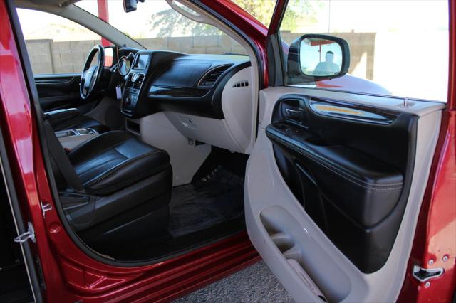 2014 Chrysler Town & Country Touring