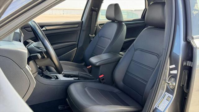 2022 Volkswagen Passat 2.0T R-Line