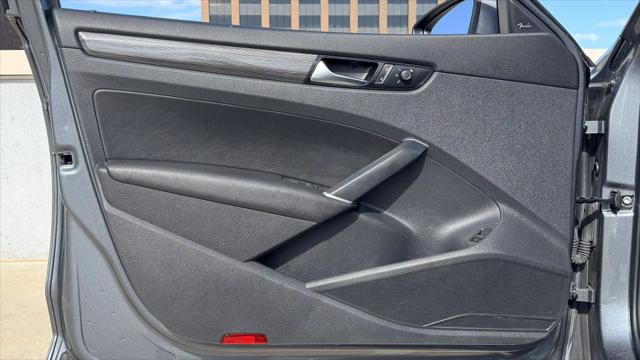 2022 Volkswagen Passat 2.0T R-Line