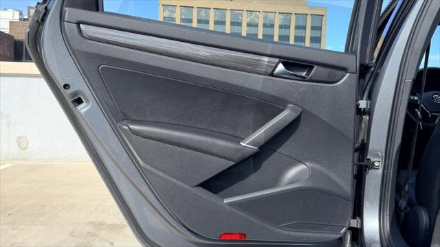 2022 Volkswagen Passat 2.0T R-Line