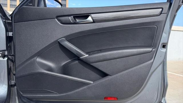 2022 Volkswagen Passat 2.0T R-Line