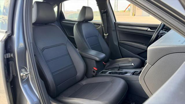 2022 Volkswagen Passat 2.0T R-Line