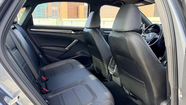 2022 Volkswagen Passat 2.0T R-Line