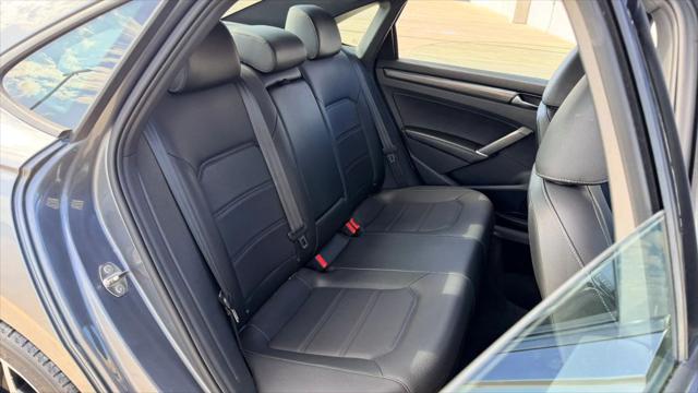2022 Volkswagen Passat 2.0T R-Line