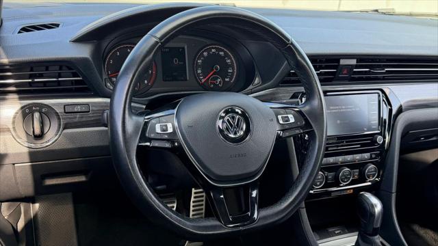 2022 Volkswagen Passat 2.0T R-Line