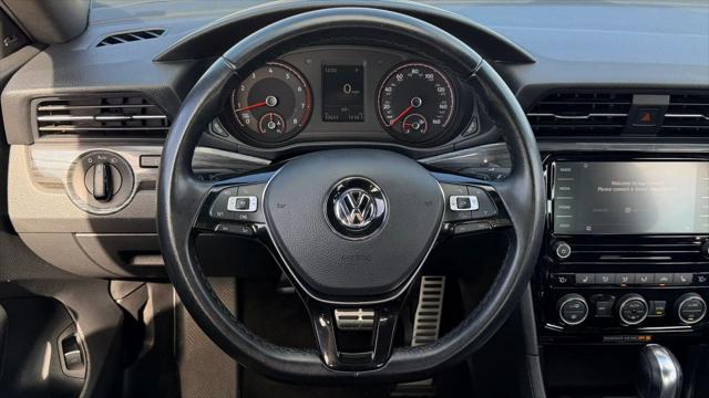 2022 Volkswagen Passat 2.0T R-Line