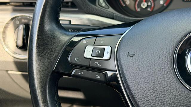 2022 Volkswagen Passat 2.0T R-Line